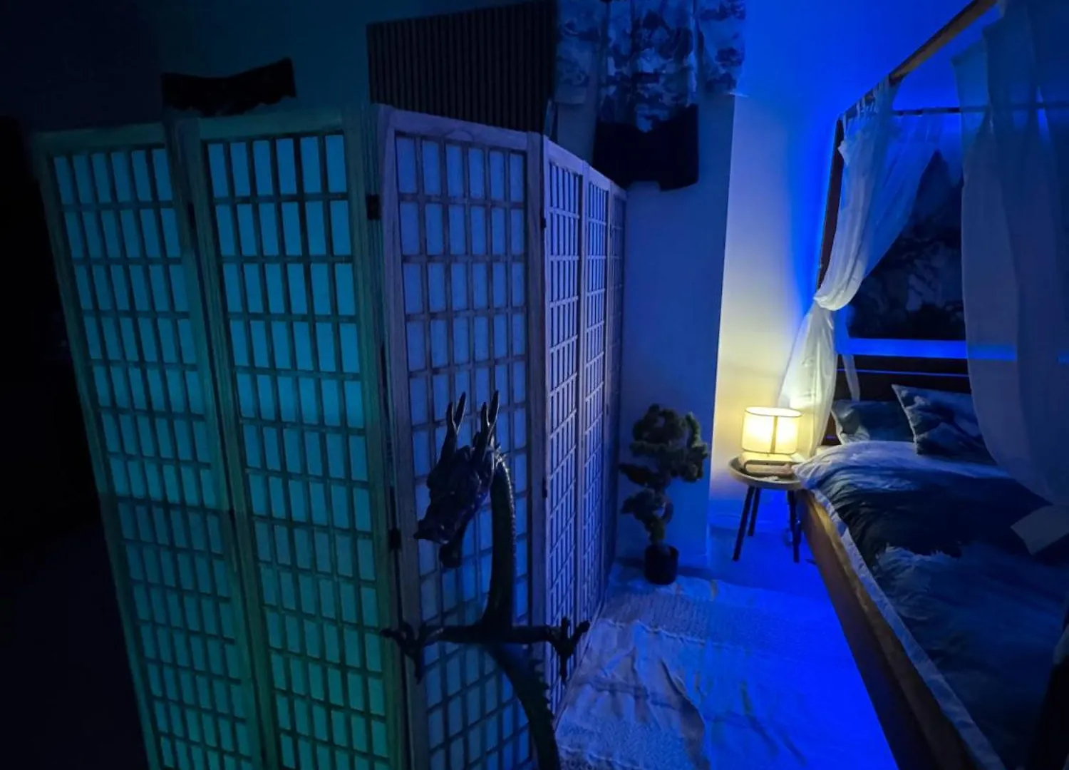 Zen Love Room Jaccuzzi Sauna Pontivy 0*,  Frankreich